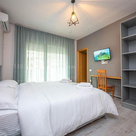 Aerial Hotel & Spa Vlorë Exteriör bild