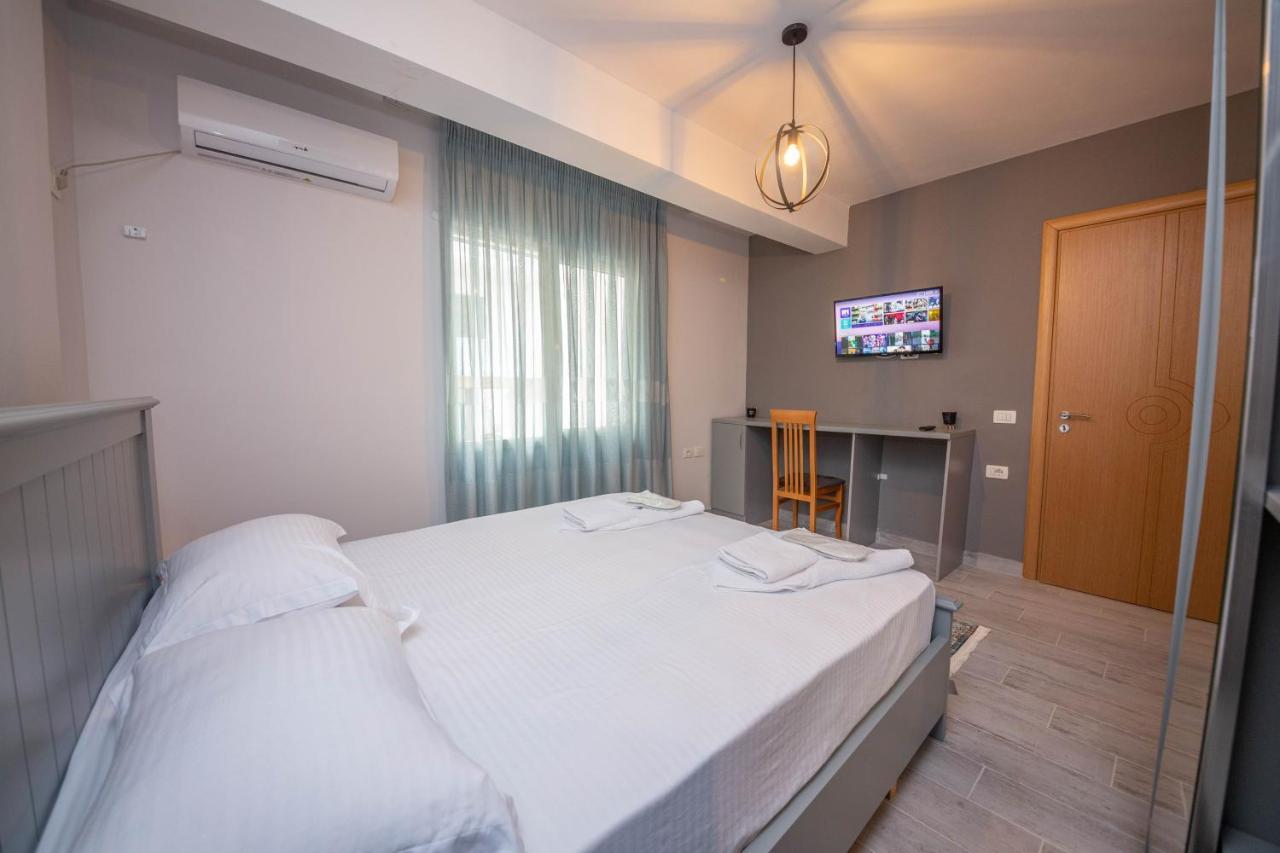 Aerial Hotel & Spa Vlorë Exteriör bild