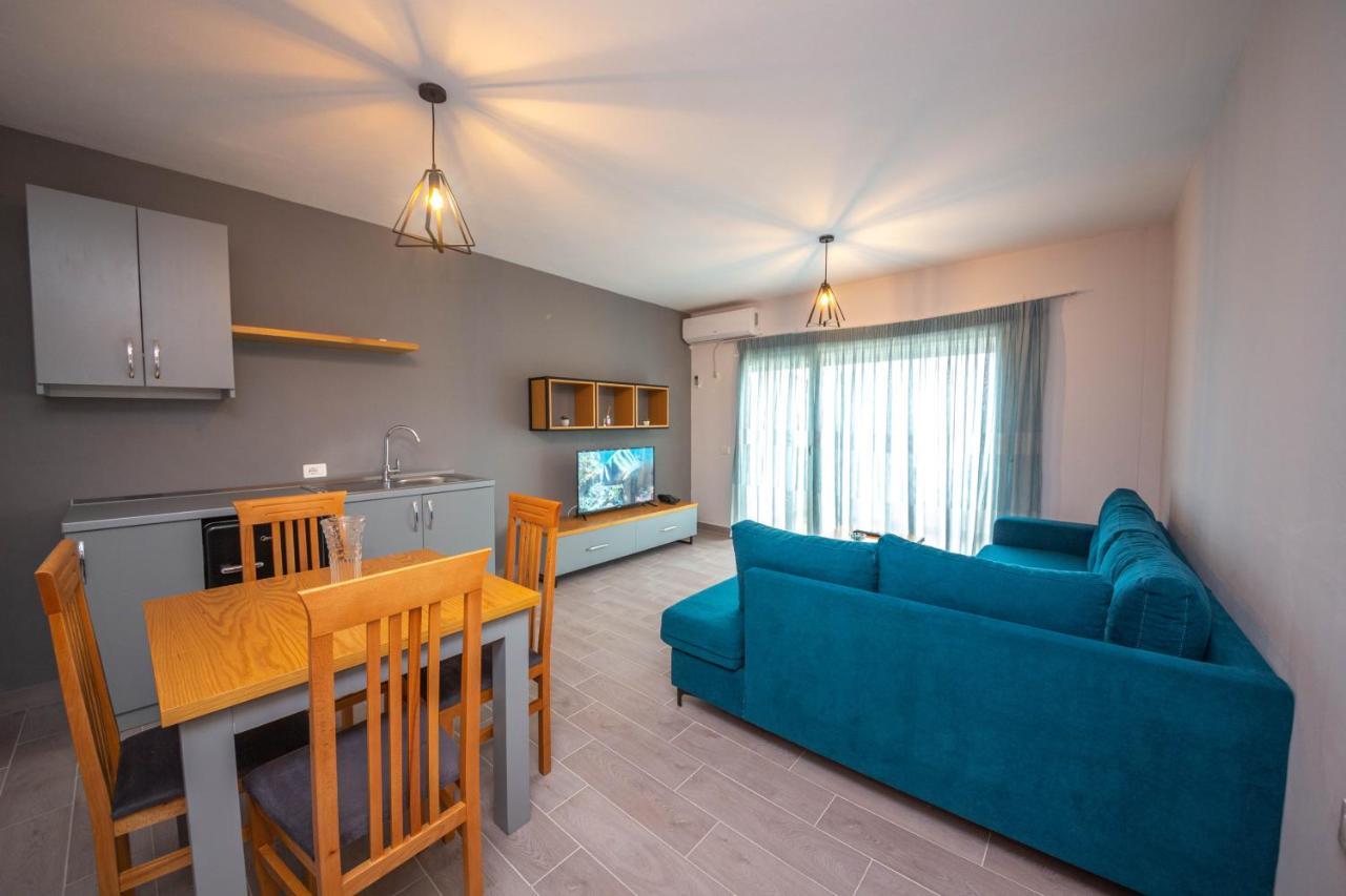 Aerial Hotel & Spa Vlorë Exteriör bild