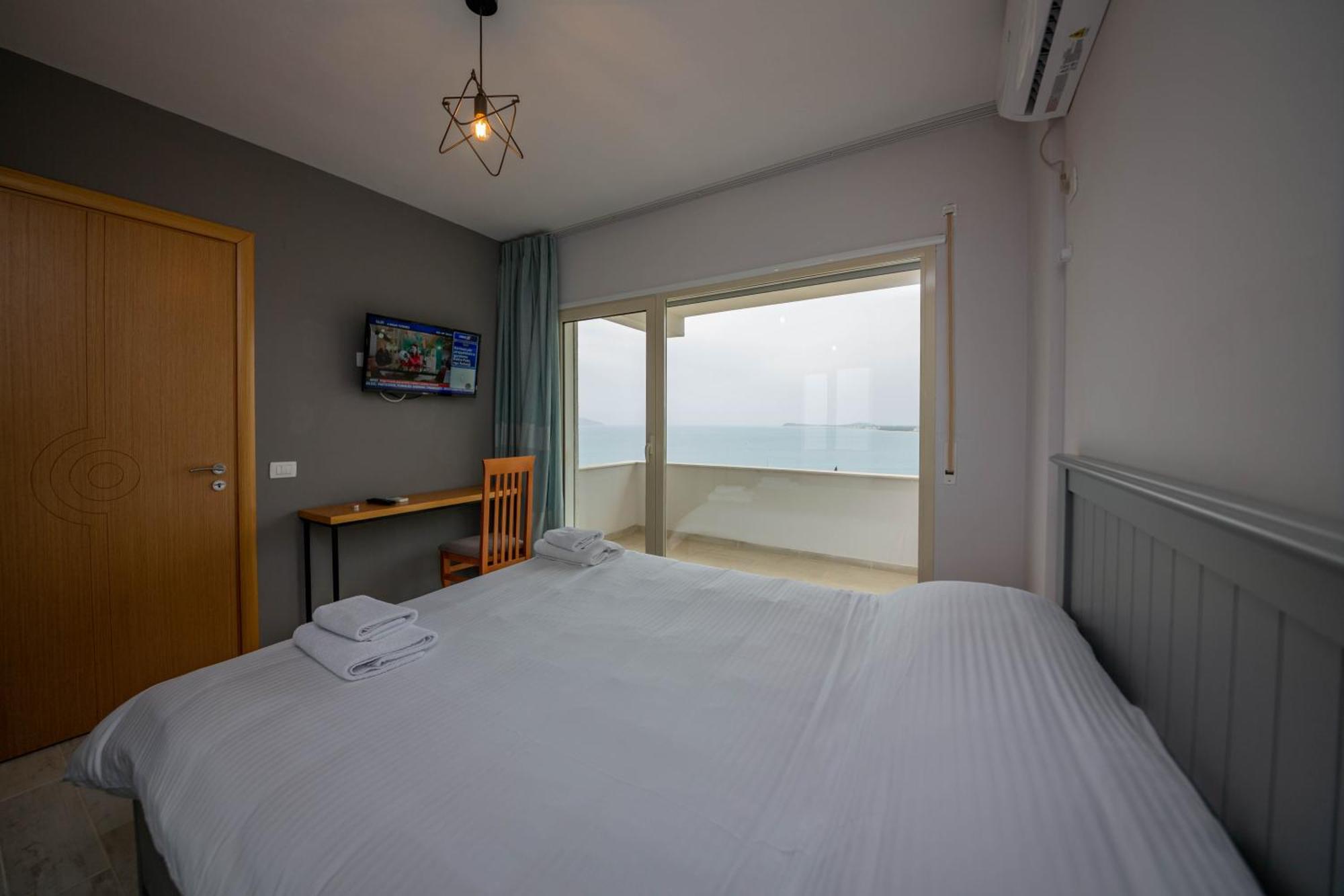 Aerial Hotel & Spa Vlorë Exteriör bild