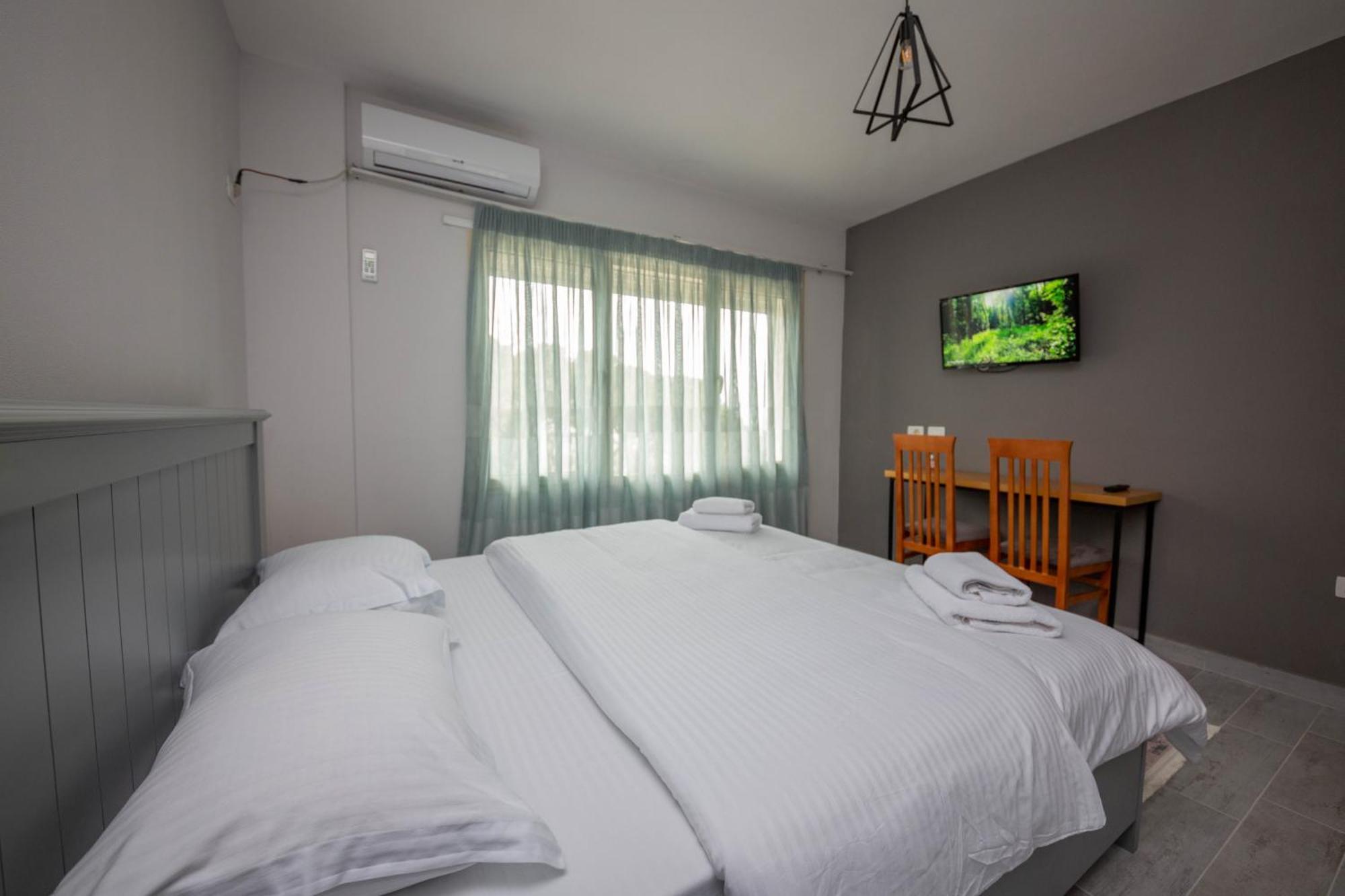 Aerial Hotel & Spa Vlorë Rum bild