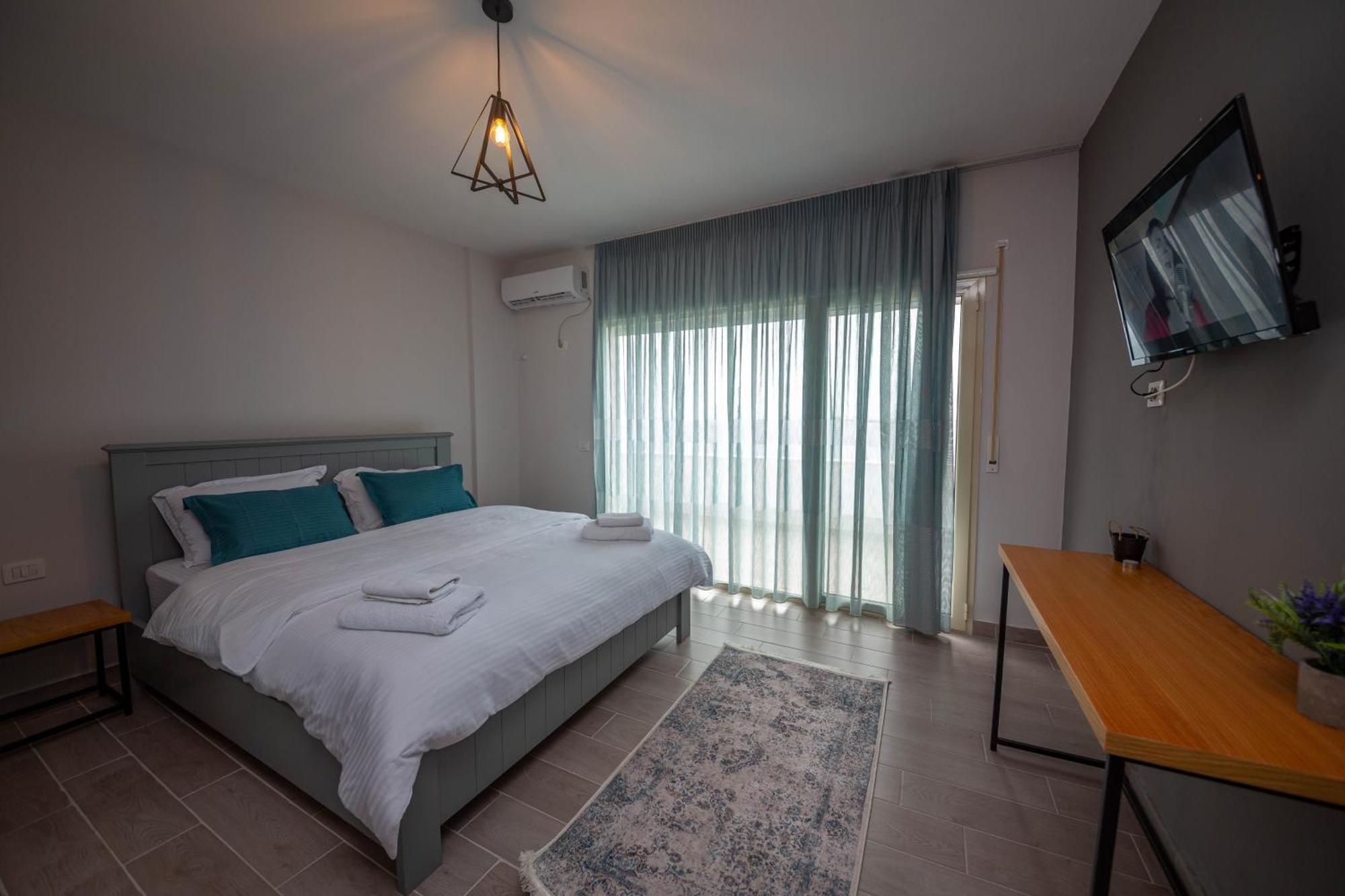 Aerial Hotel & Spa Vlorë Exteriör bild